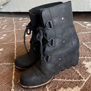 SOREL Joan of Arctic Wedge Boots Leather Lace Up